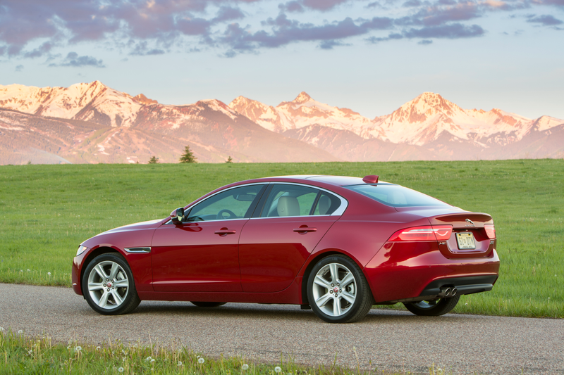 Illustration for article titled The 2017 Jaguar XE Is Good But Definitely Not The Best